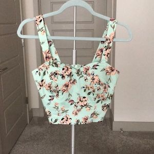 Floral crop top, Size Medium